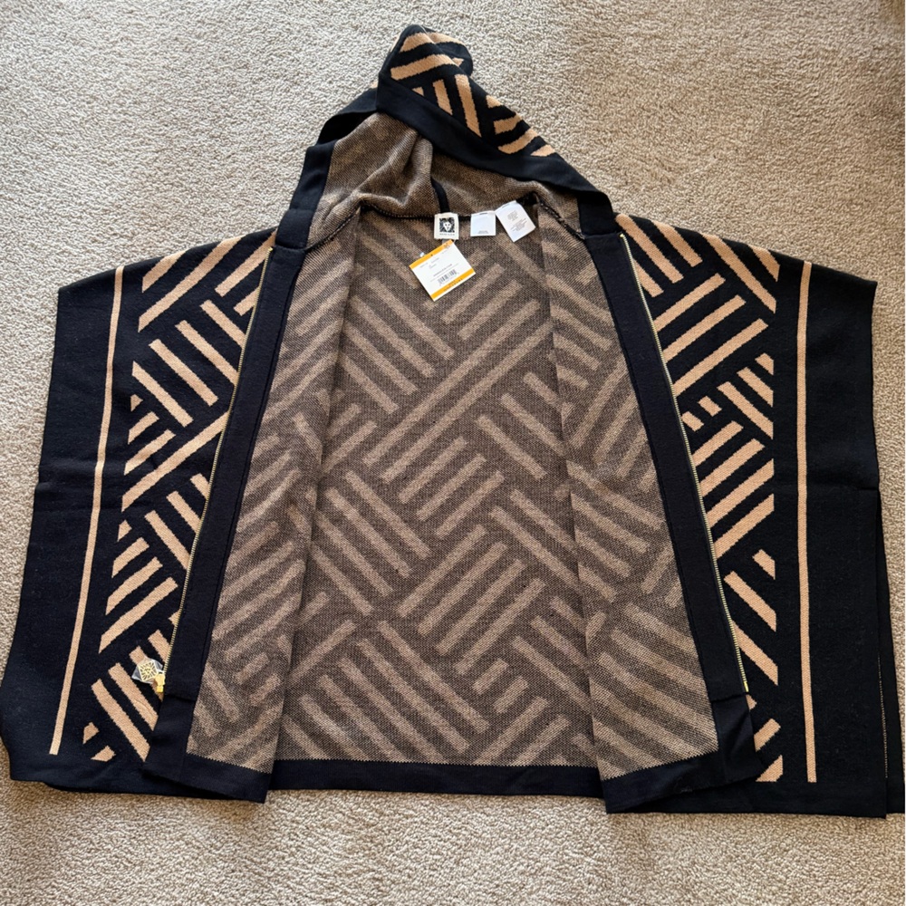 ANNE KLEIN Black & Camel Hooded Poncho Sz S  NWT